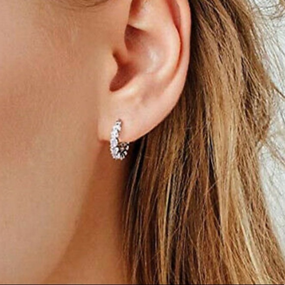 New 18k gold plated hoop diamond earrings - Picture 5 of 5